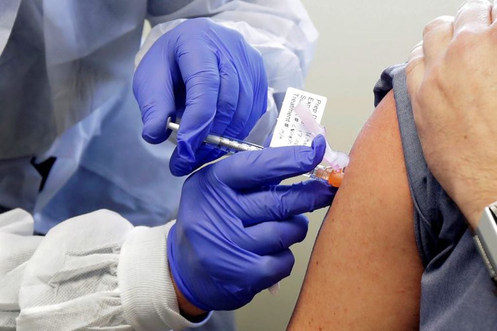 Rusia registró la primera vacuna del mundo en contra de la Covid-19 (AP)
