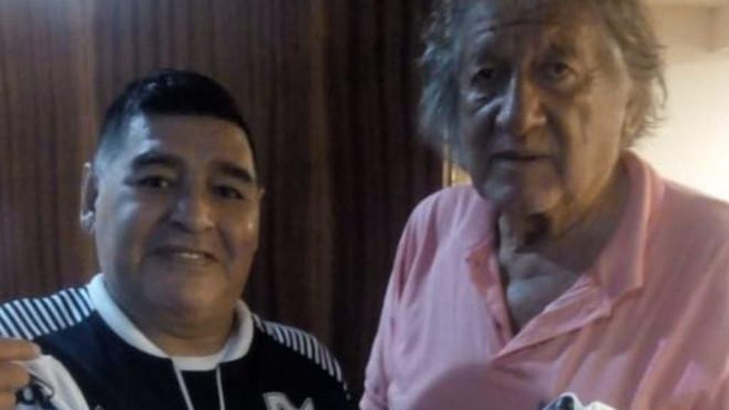 El "Trinche" se encontró con Diego Maradona meses antes de su muerte.
