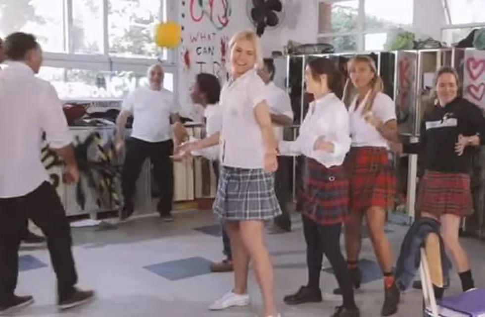 Se viralizó el video de Valeria Mazza, en jumper y bailando reggaetón.