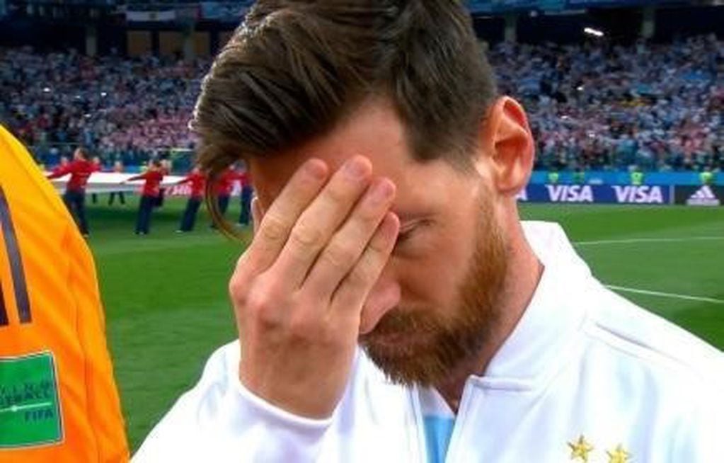 Lionel Messi luego del Himno Nacional