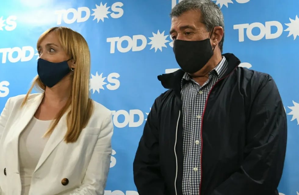 Anabel Fernández Sagasti y Adolfo Bermejo en el búnker del Frente de Todos hablaron tras la derrota en las PASO 2021.