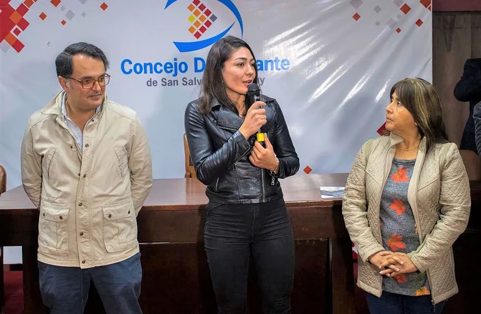 La boxeadora jujeña campeona mundial agradeció con emoción la distinción otorgada por el parlamento municipal de San Salvador de Jujuy.
