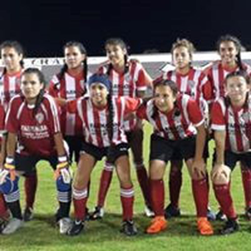 Listas para jugar las fechas 4 y 5 del primer campeonato posadeño de fútbol femenino. (Liga)