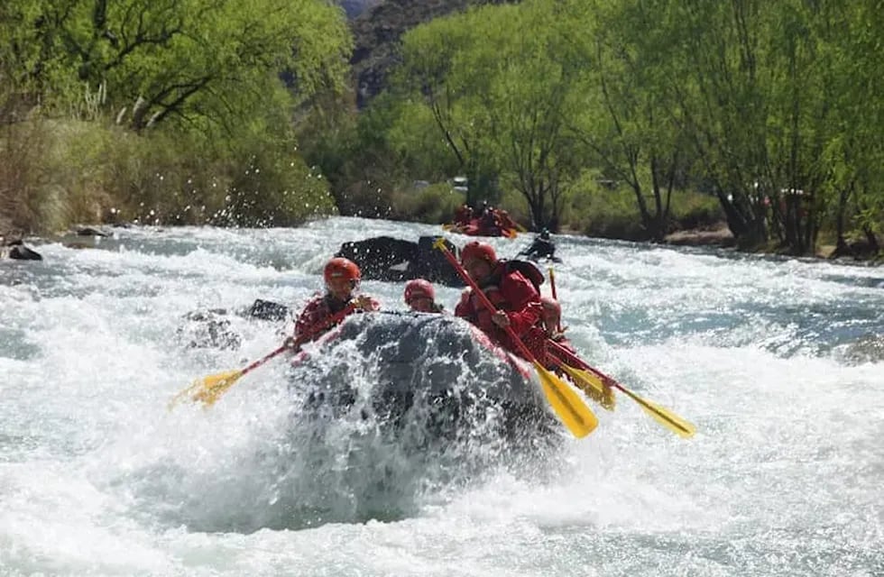 Rafting en Valle Grande, uno de las actividades turísticas más elegidas por el turismo.