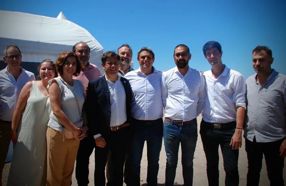 El Gobernador de la Provincia de Buenos Aires el Dr. Axel Kicillof visitó, junto a su equipo y en compañía de referentes del Frente de Todos Coronel Rosales, el Parque Eólico Pampa Energía IV.