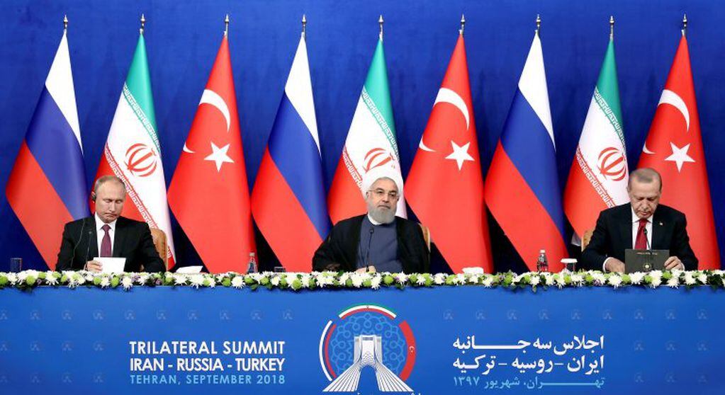 Presidente de Rusia Vladimir Putin, presidente de Irán Hassan Rouhani, y presidente de Turquía Recep Tayyip Erdogan en la conferencia de prensa en Teherán, Irán