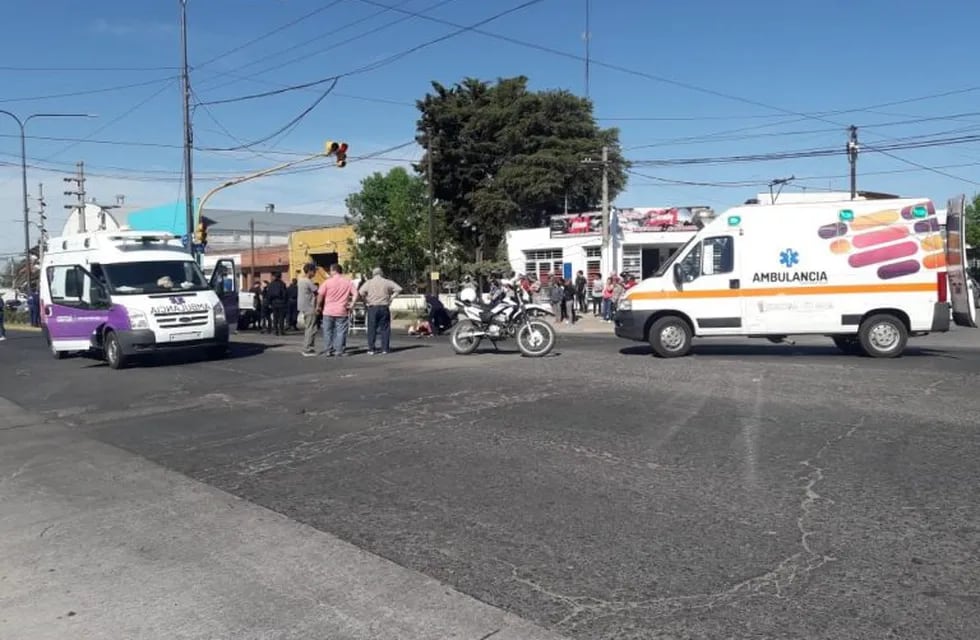El accidente ocurrió cerca de las 10, en la esquina de Ayacucho y 25 de Mayo. Foto: Daniel Rodríguez