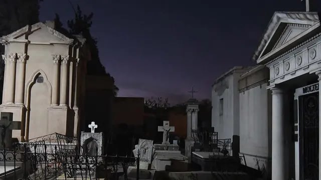 Encuentro en el Cementerio