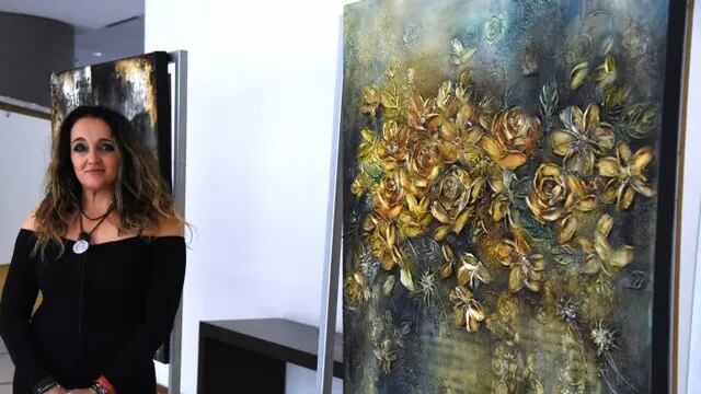 Alejandra Pastor y su muestra de pinturas con relieve