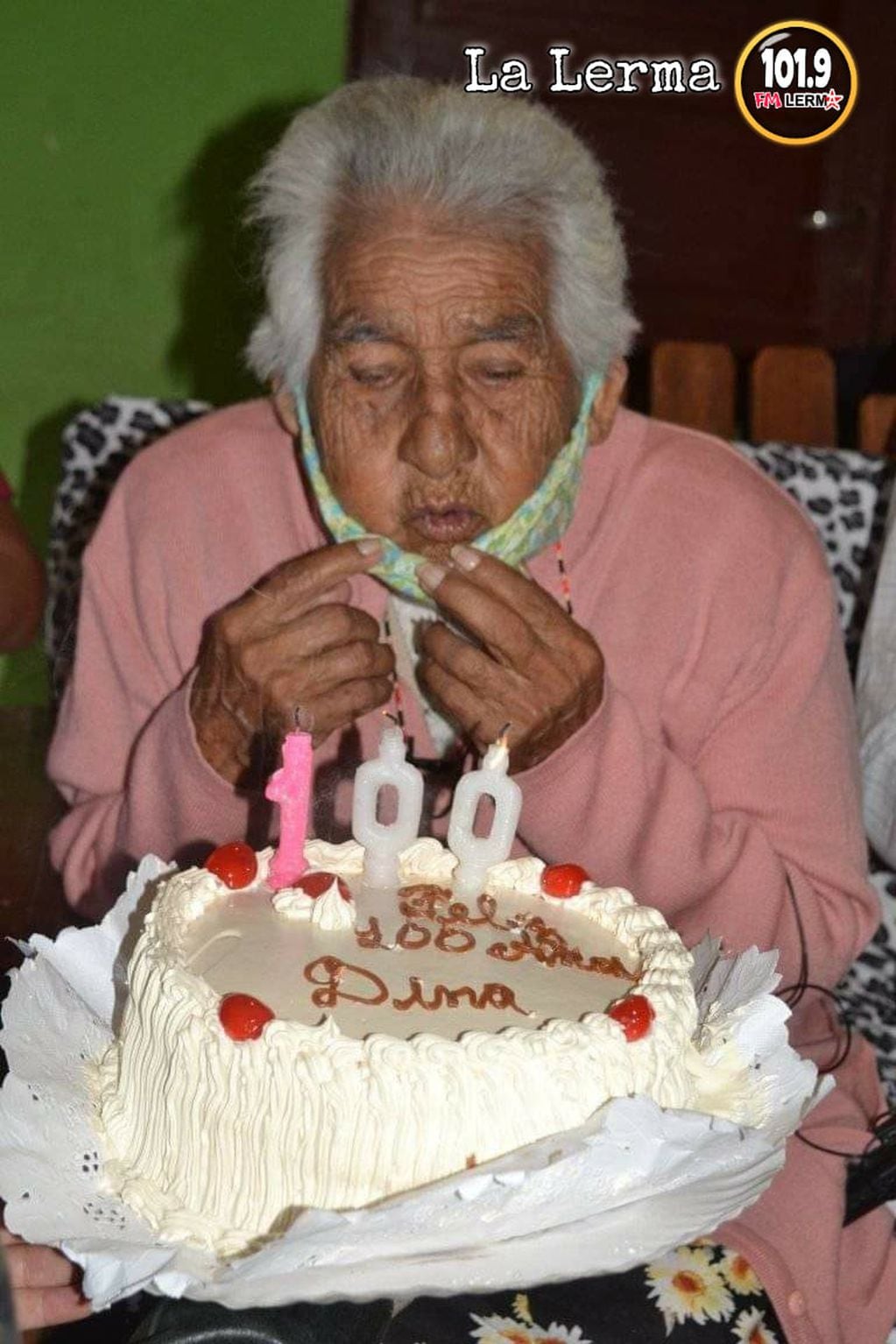 Doña Dina es muy querida en la comunidad, y el pasado 8 de abril cumplió un siglo de vida.