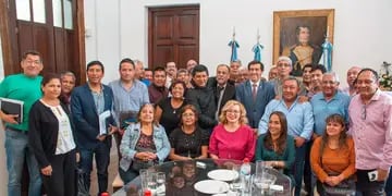 Sindicatos con el gobernador Carlos Sadir (Jujuy)