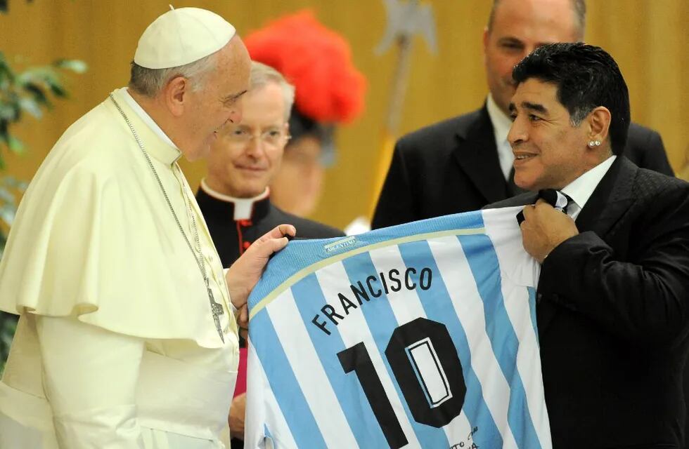 El Sumo Pontífice habló por primera vez tras el fallecimiento del astro del fútbol mundial.