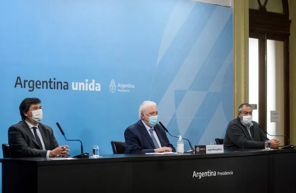 Conferencia de prensa del ministro de Trabajo de la Nación, Claudio Moroni (i), y el ministro de Salud, Ginés González García, este martes 15 de septiembre de 2020 en la Casa Rosada. (Presidencia)