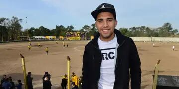 Emanuel Reynoso con la cancha del CIBI de fondo. (Foto de archivo de La Voz del Interior)