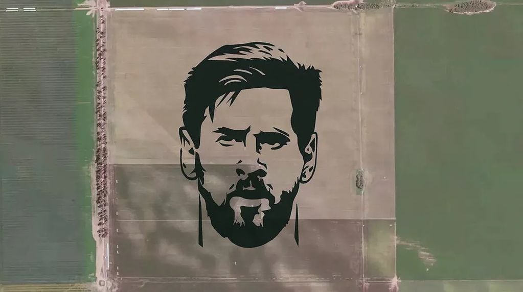 “Messimanía”. Ya se imprime el rostro de Lionel en los campos de todo el país (Foto de Twitter @faricharly).