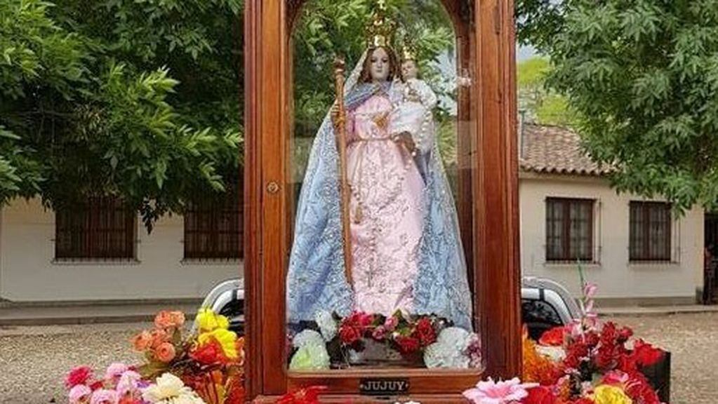 “Hoy María viene a casa para abrazarnos a todos. Sientan el abrazo de María", dijo el obispo de Jujuy, monseñor César Daniel Fernández.
