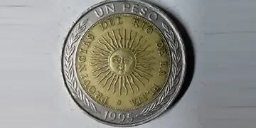 Por un error tipográfico, las monedas de $1 se ofrecen a valores de hasta $50.000. Foto Los Andes.