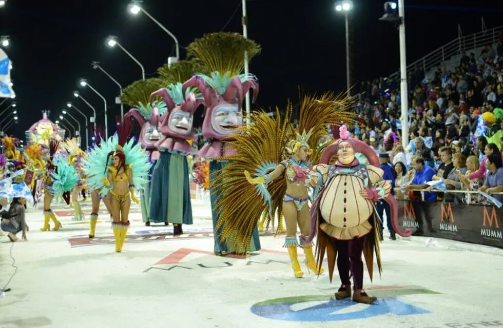 Carnaval del País - Gualeguaychú\nCrédito: Carnaval del País