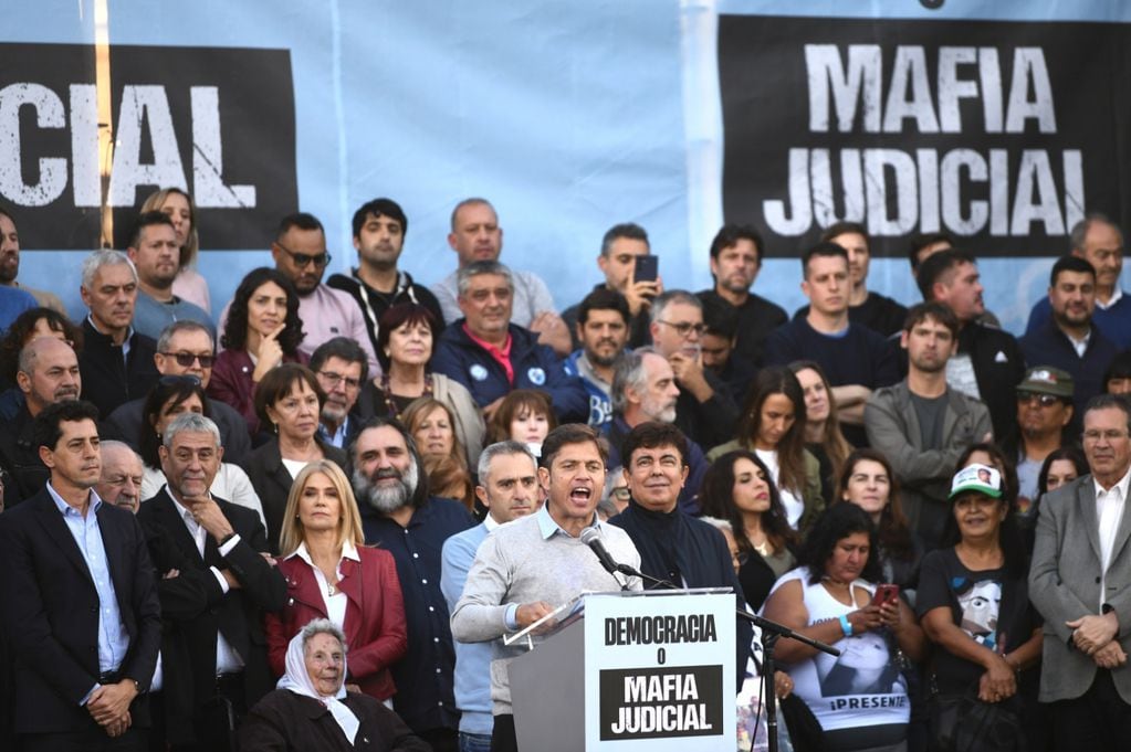Acto en Tribunales contra la "proscripción de Cristina Kirchner".