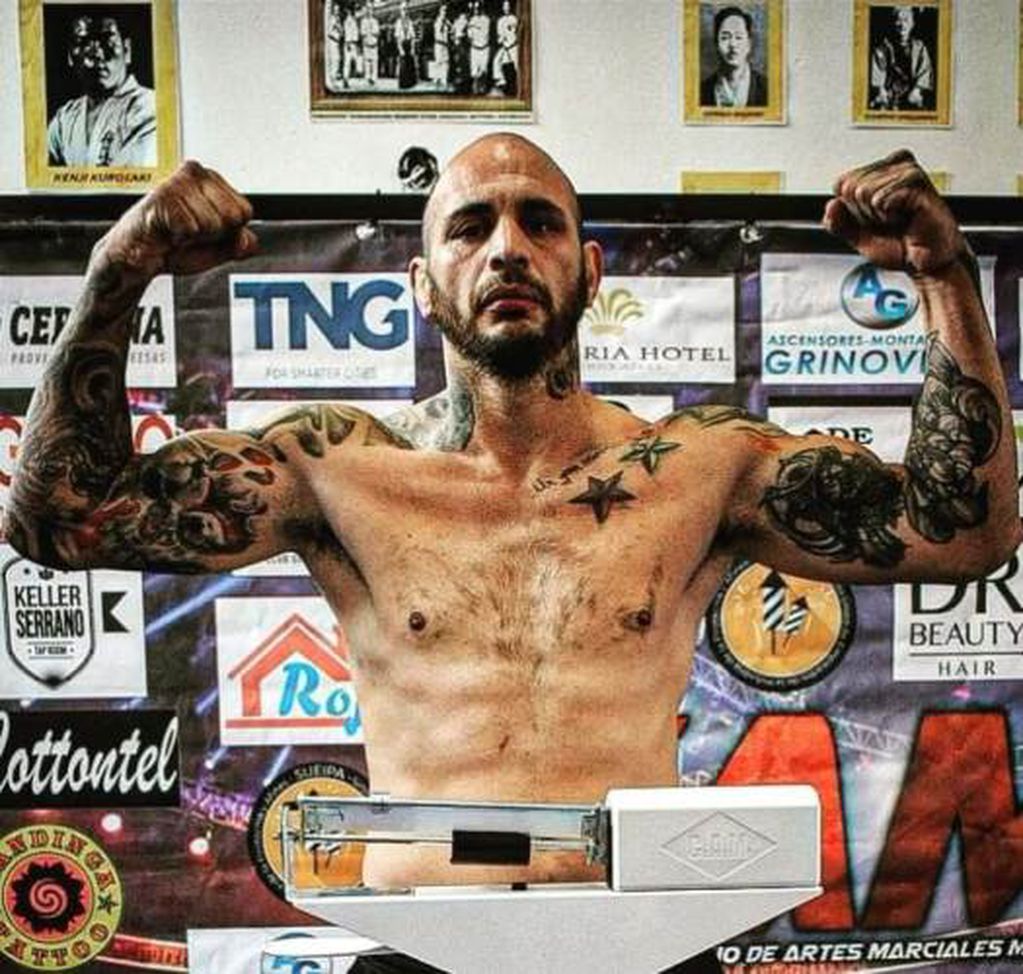 Carlos Leppez, en el pesaje previo a la pelea por el título argentino de la MMA.