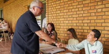 Elecciones 2023: Hugo Passalacqua emitió su voto en Oberá