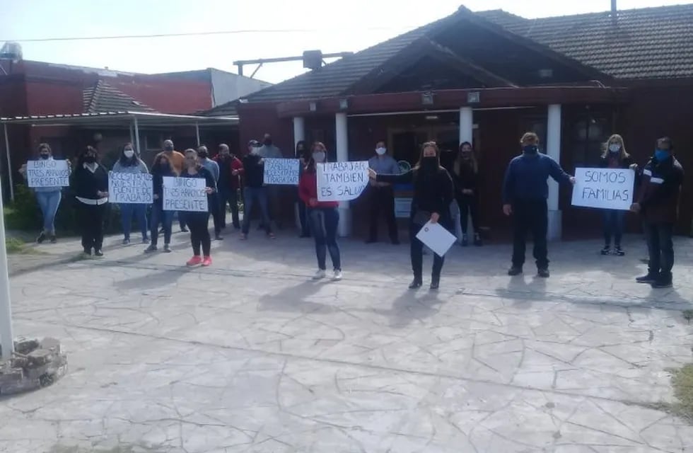 Trabajadores del Bingo Tres Arroyos piden por la reapertura