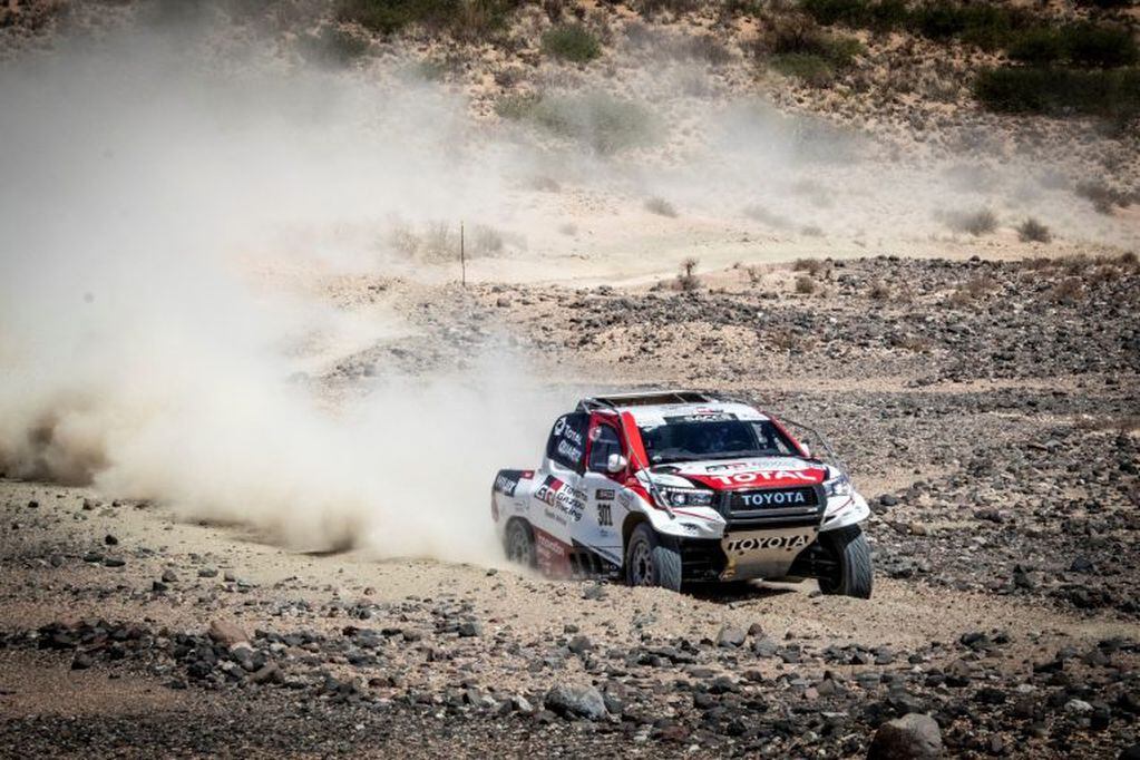 En marzo pasado, Alonso tuvo su primera toma de contacto con la Toyota Hilux ganadora del Dakar 2019.
