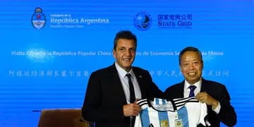 Sergio Massa junto al presidente de State Grid, Shan Shewu