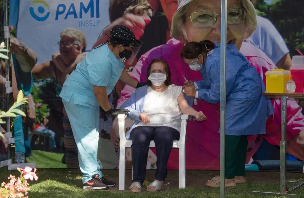 Arrancó la vacunación de adultos mayores en Azul