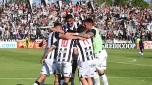  Gimnasia y Esgrima eliminó a Independiente Rivadavia
