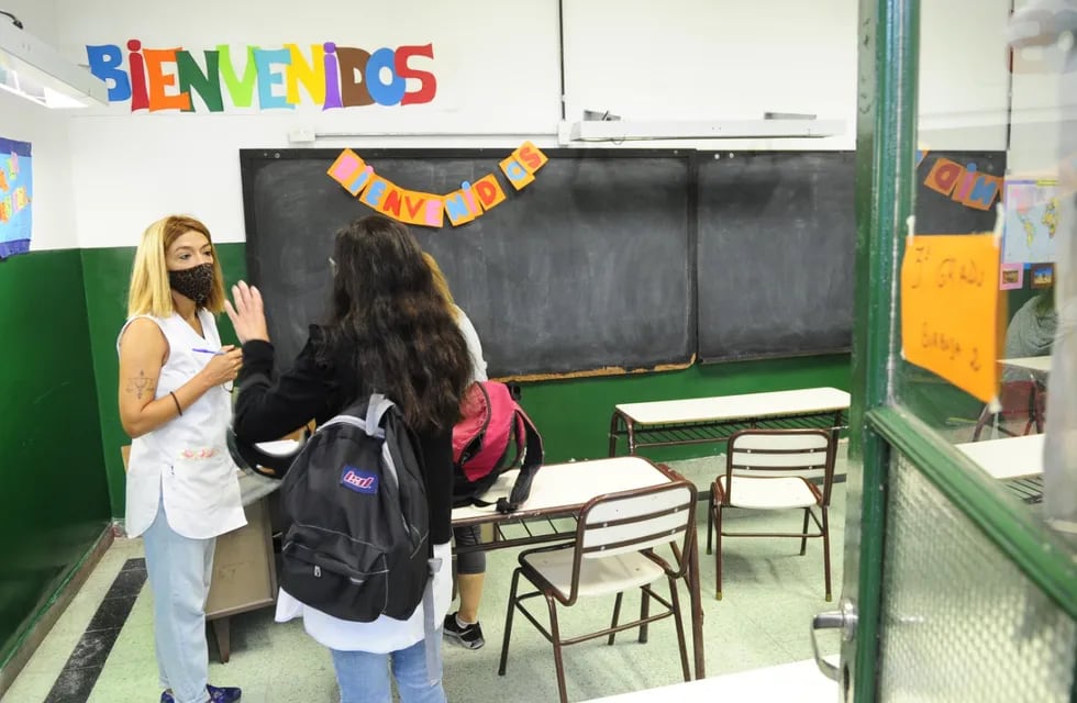 Tras casi un año, la mitad de los alumnos de la ciudad de Buenos Aires regresaron a las clases este miércoles 17 de febrero de 2021. (Clarín)