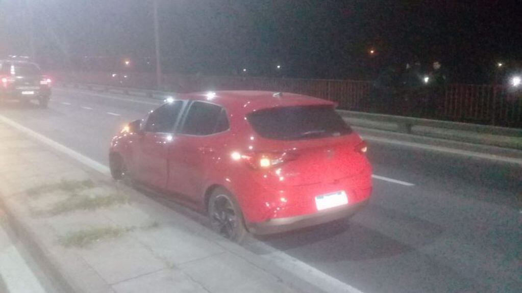 Delincuente robó un auto en Rincón y se arrojó a la Setúbal. (Ministerio de Seguridad de Santa Fe)