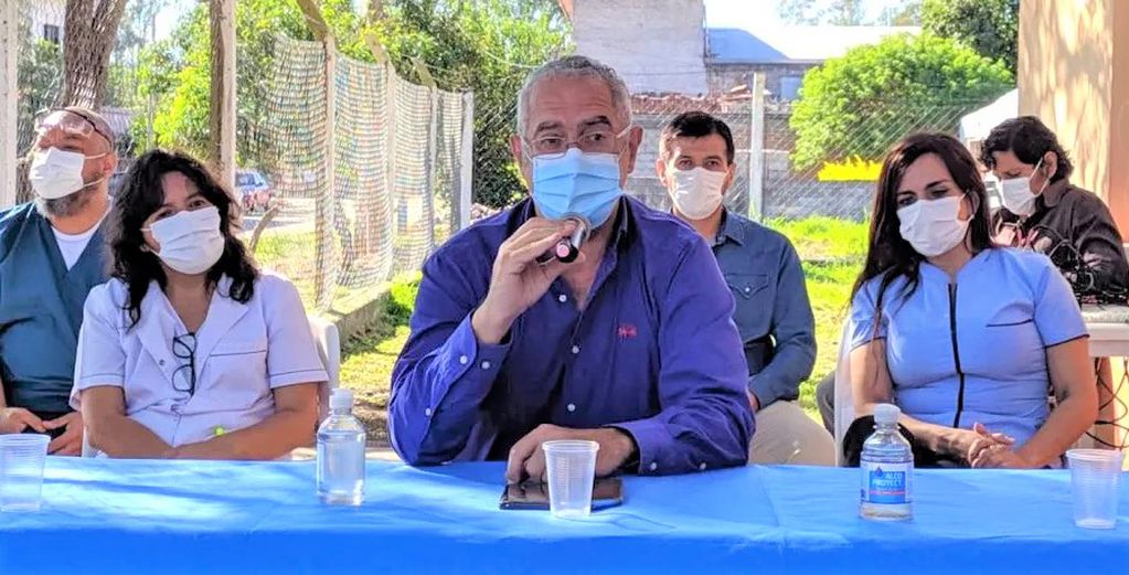 El ministro de Salud, Gustavo Bouhid, visitó Las Pampitas y reiteró a la comunidad la importancia de prevenir el dengue.