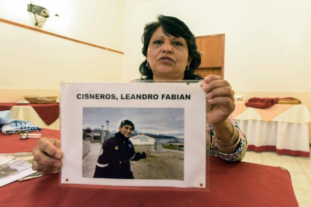 Yolanda Susana Mendiola, madre del cabo primero Fabián Cisneros. (Mara SOSTI / AFP)