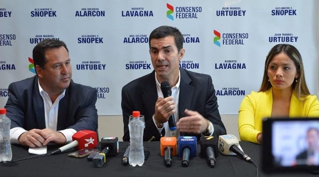 Snopek, Urtubey y Alarcón, en conferencia de prensa este lunes en San Salvador de Jujuy.