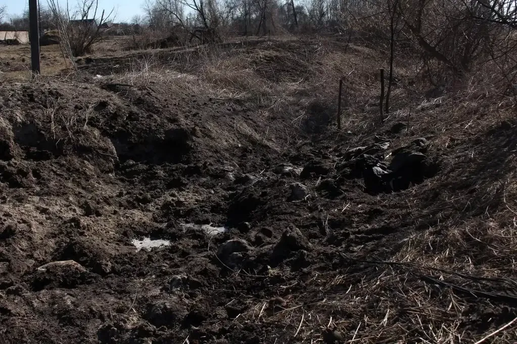 Las fosas comunes donde entierran a los soldados rusos.