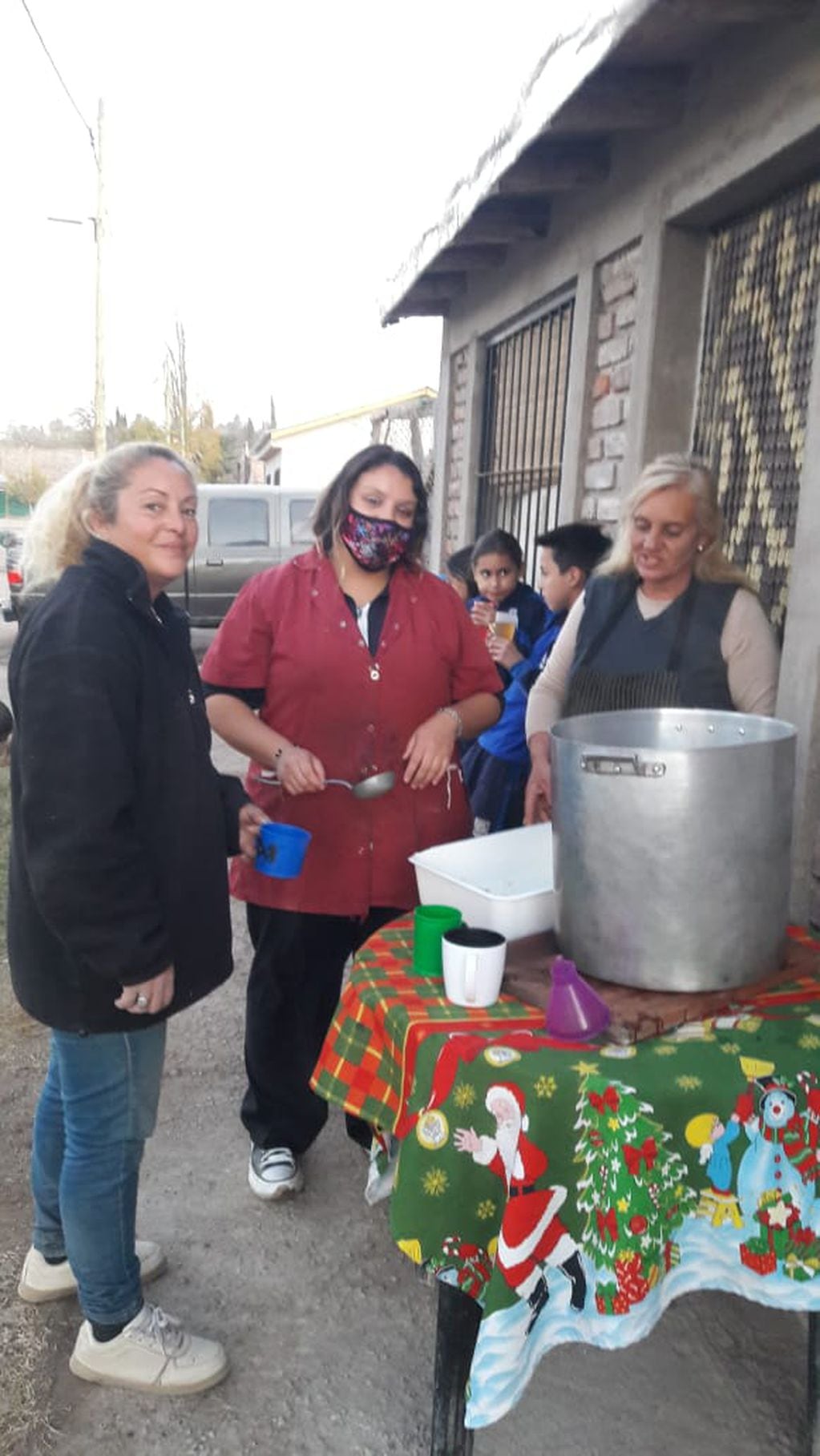 Merendero Rincón de la Infancia, alimenta a 45 familias de Guaymallén.