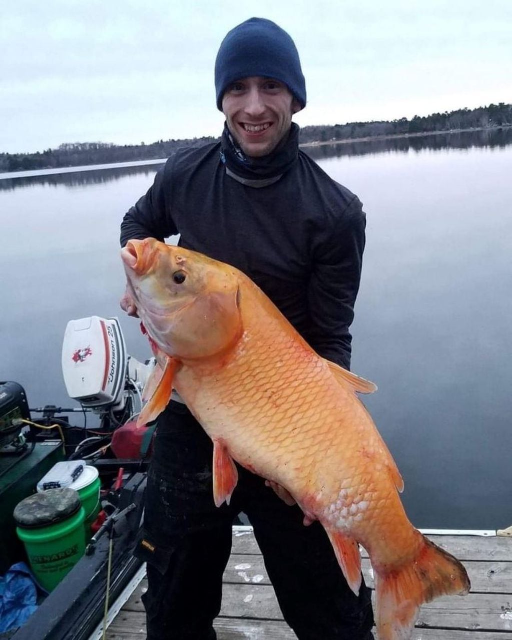 Pescó un extraño pez gigante y aseguran que podría ser mutante (Foto: Instagram)