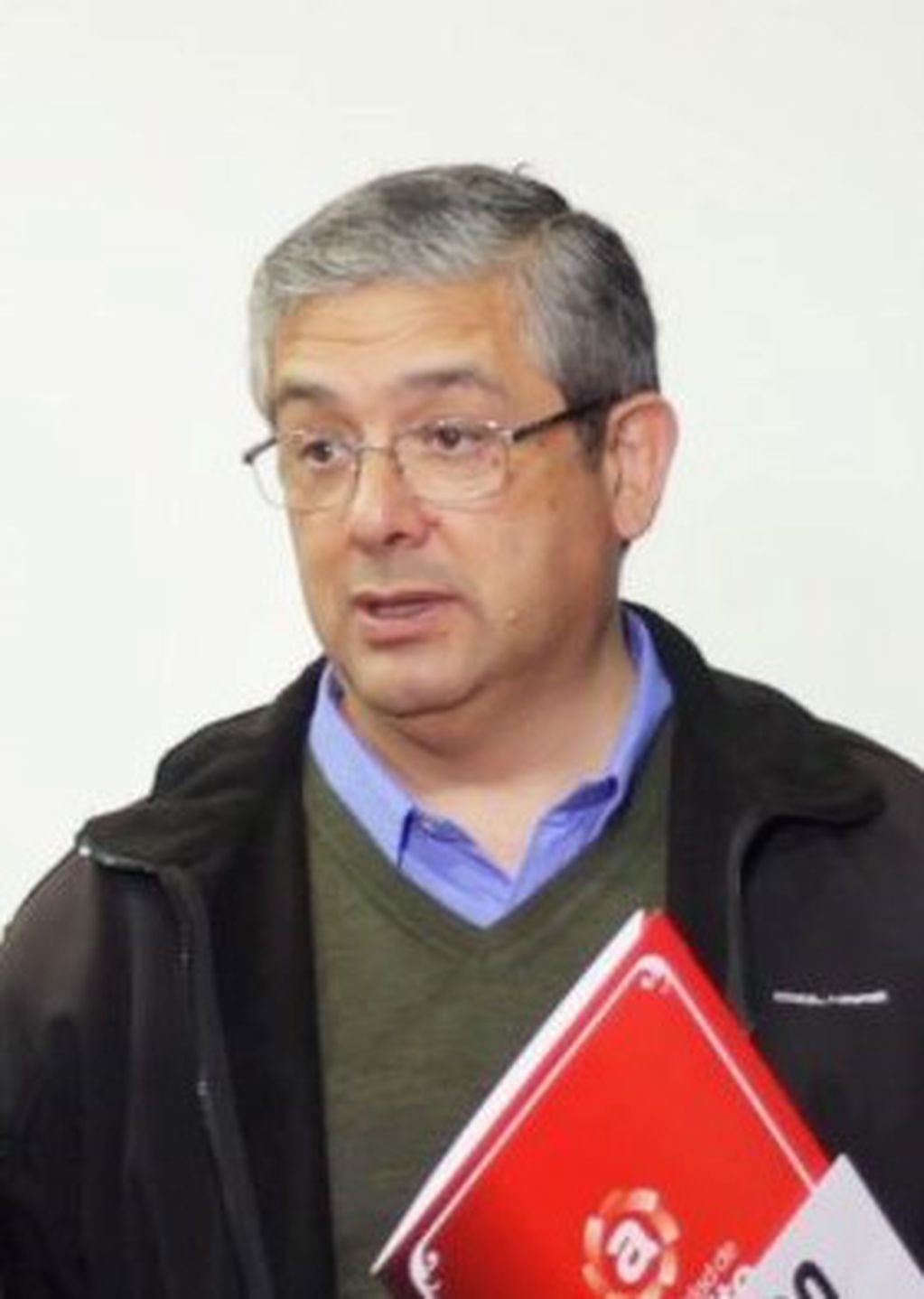 Profesor Edgardo Pintos Director Ipetaym Nº 68