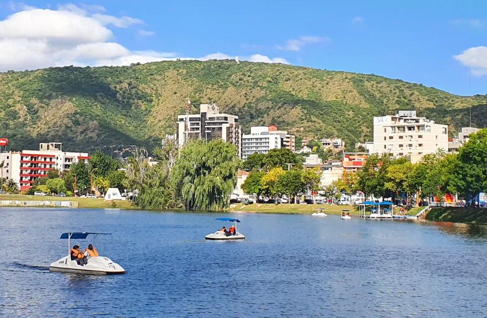 Pleno centro de Villa Carlos Paz durante el último fin de semana. (Foto: VíaCarlosPaz).