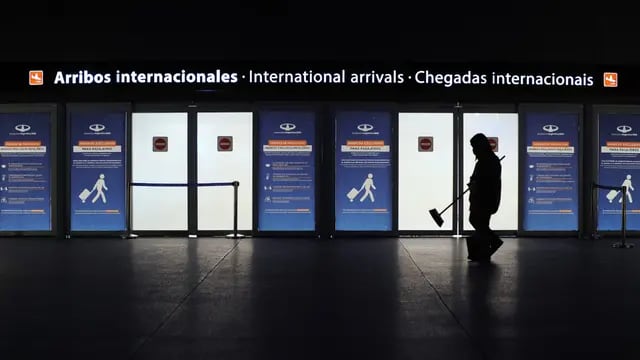 Ezeiza Vuelos Cancelados Cierre fronteras