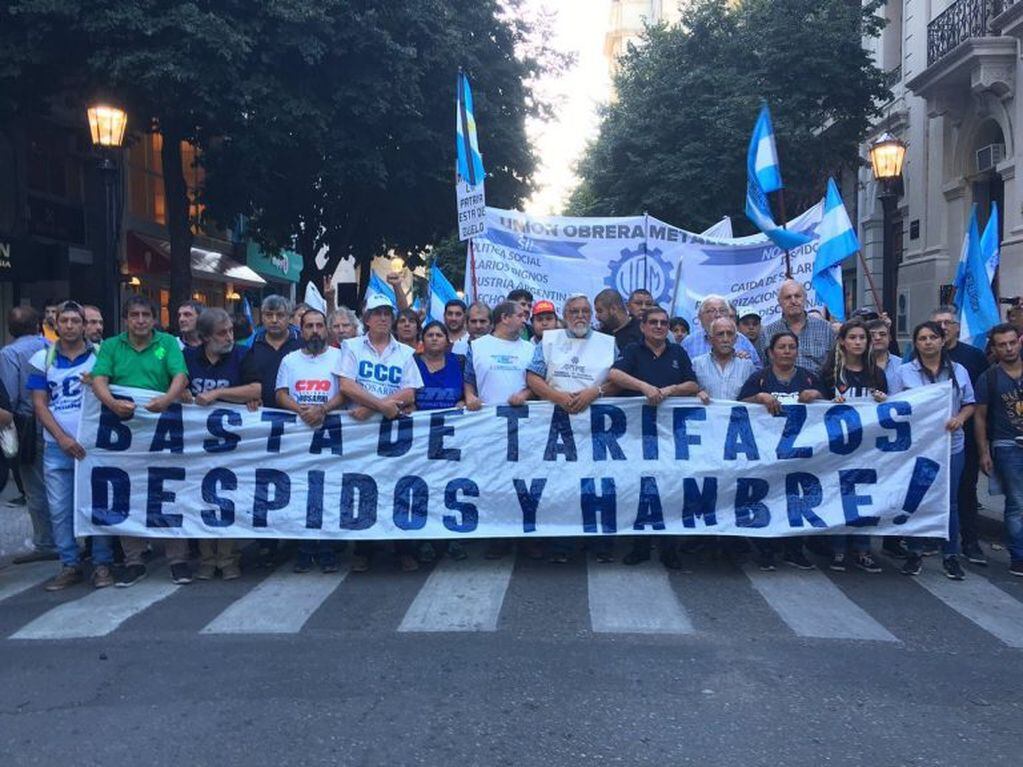 Rosario se manifestó contra los tarifazos y el desempleo