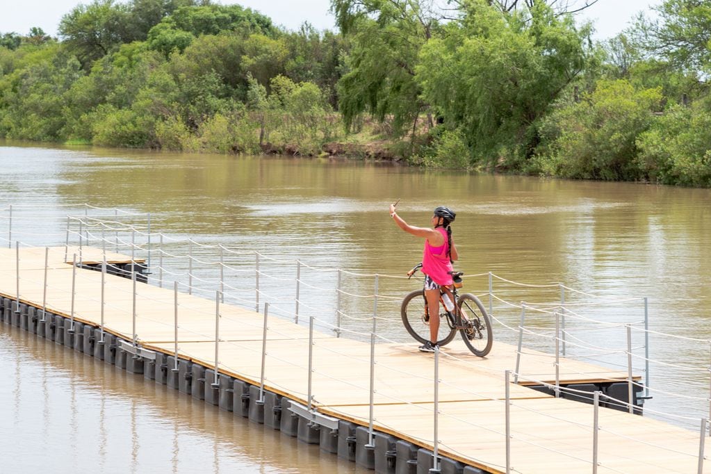 Cerca del tramo nicoleño del río Paraná se abre un mundo apto para el ejercicio y el descanso.