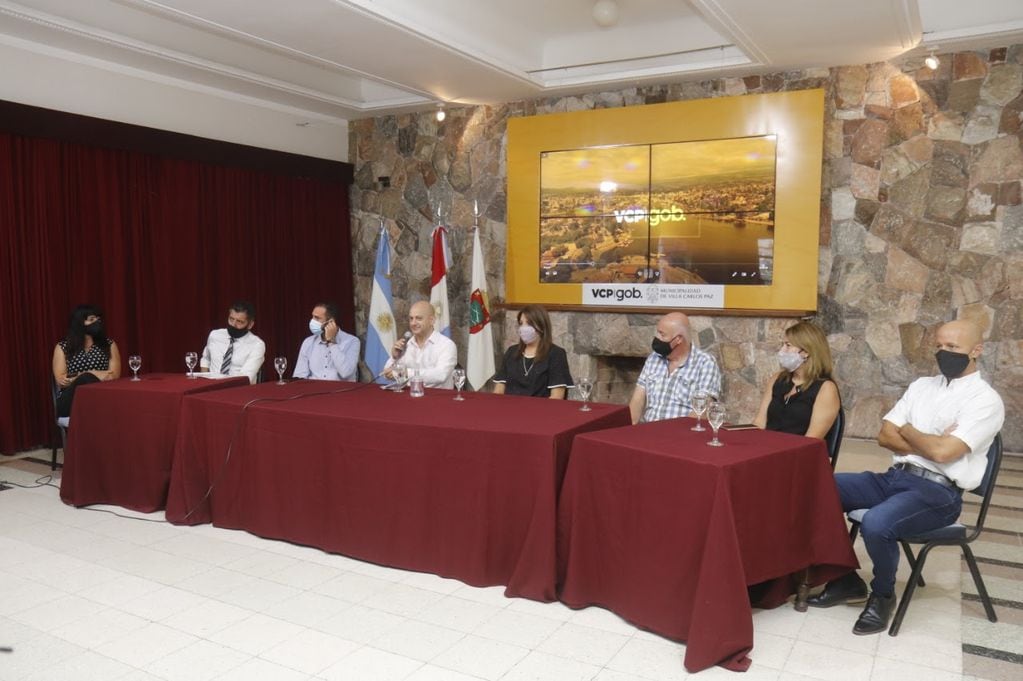 Conferencia de prensa en la Municipalidad de Carlos Paz.