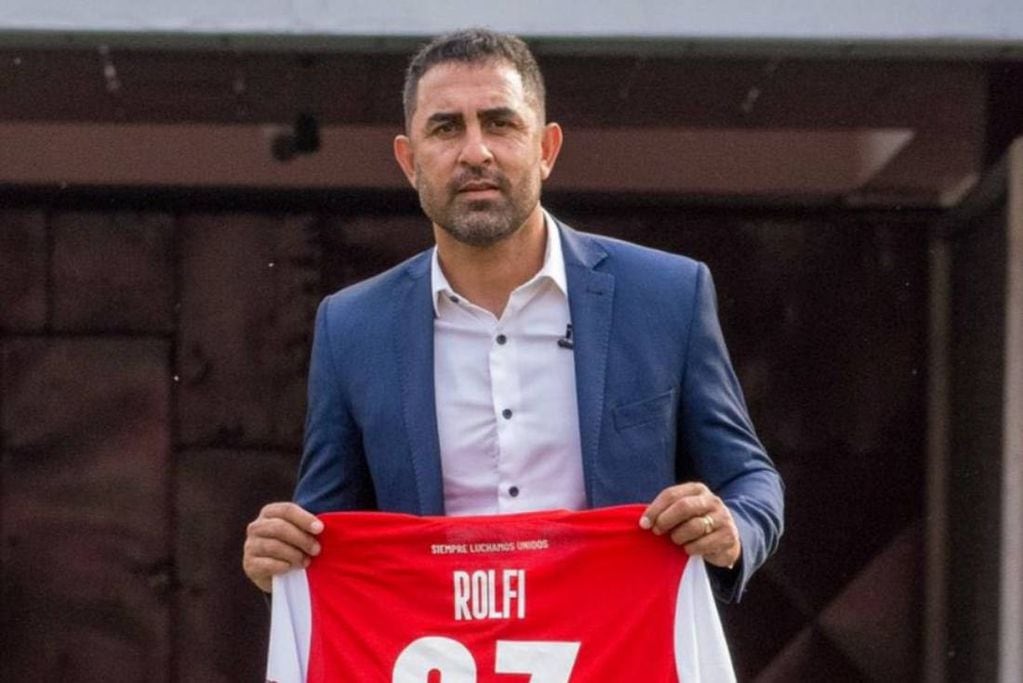 El "Rolfi" Montenegro, el ídolo de Independiente que subastará su camiseta.