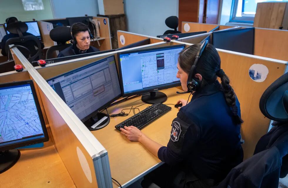 Ceo 911
Centro Estratégico de Operaciones donde funciona el 911 de la Policia de Mendoza 

Foto: Ignacio Blanco / Los Andes