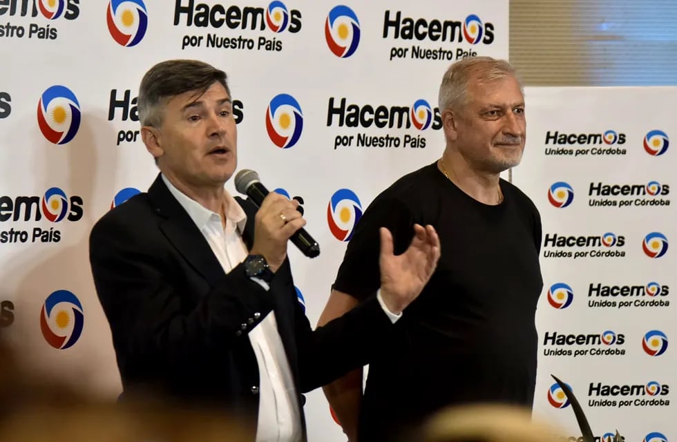 Elecciones 2023. Daniel Passerini y Héctor Pichi Campana en el búnker de Hacemos por Nuestro País.