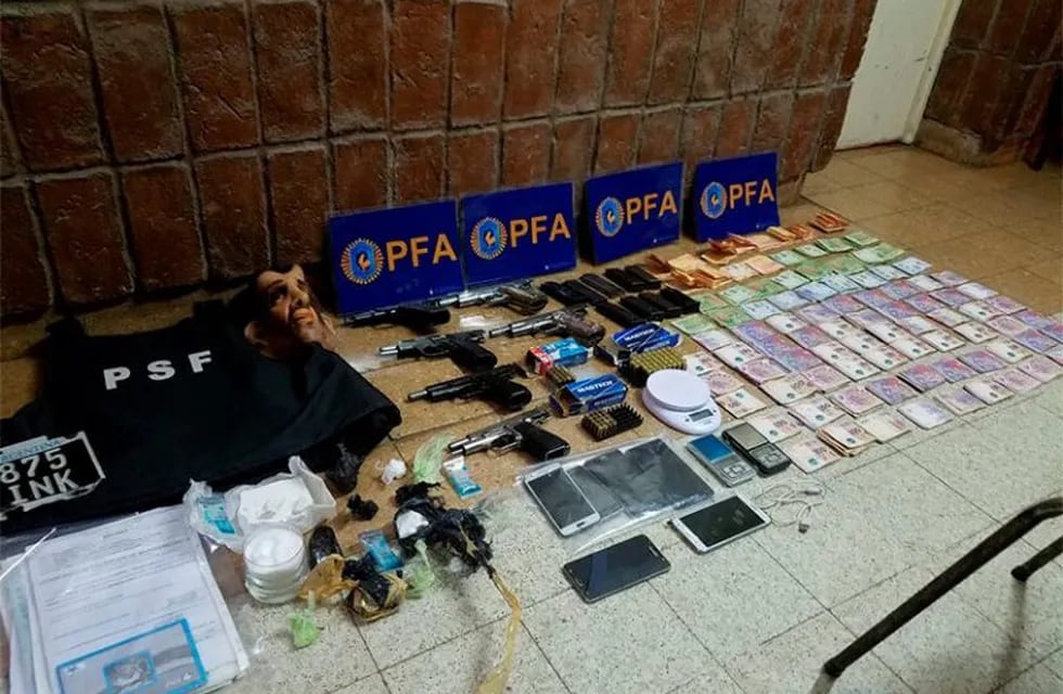 La Policía Federal Argentina (PFA) se hizo cargo de los allanamientos en el sur de la provincia. (PFA)