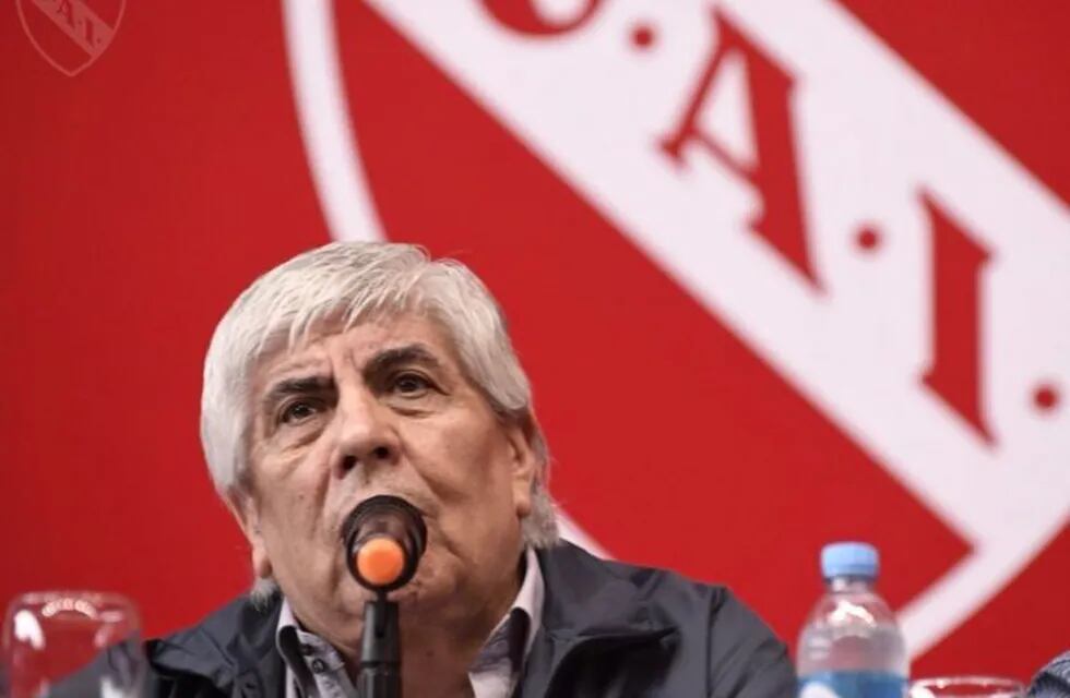 Hugo Moyano aseguró que no va a renunciar a la presidencia de Independiente.