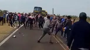 Enfrentamiento entre hinchas de Talleres y manifestantes